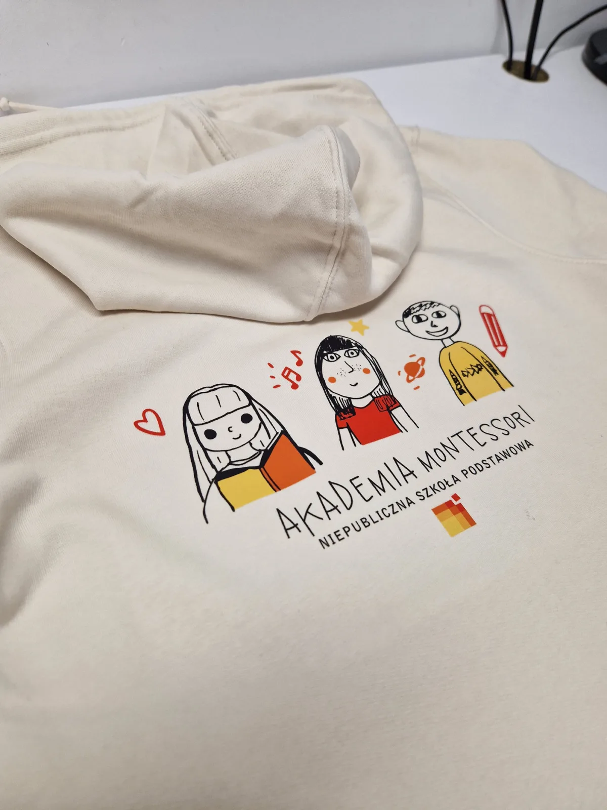Akademia Montessori: nadruk na fartuchu
